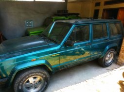 Jual mobil Jeep Cherokee Limited 1996 murah di Sulawesi Tengah  1