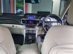 Jual cepat Honda Accord VTi-Limited 2014 di Riau 7