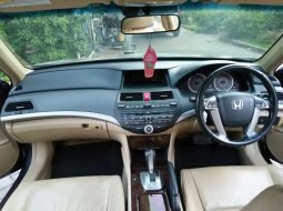 Dijual mobil bekas Honda Accord 2.4 VTi-L, Jawa Timur  8