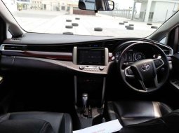 Mobil Toyota Venturer 2017 terbaik di DKI Jakarta 8