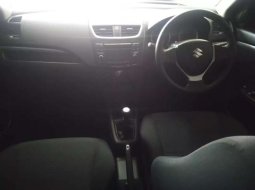 Mobil Suzuki Swift 2012 GX dijual, Jawa Timur 4