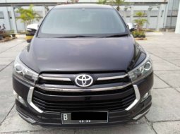 Mobil Toyota Venturer 2017 terbaik di DKI Jakarta 4