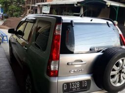 Mobil Honda CR-V 2006 2.0 terbaik di Jawa Barat 3