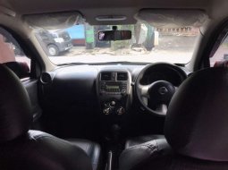 Bali, Nissan March 1.2L 2016 kondisi terawat 4