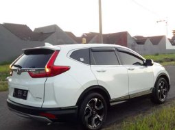Mobil Honda CR-V 2017 terbaik di Jawa Timur 13