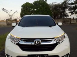 Mobil Honda CR-V 2017 terbaik di Jawa Timur 8
