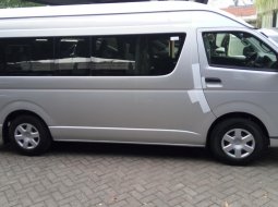 Toyota Hiace High Grade Commuter 2019 Ready Stock di Jawa timur 4