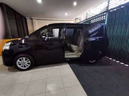 Mobil Toyota NAV1 2013 V dijual, Jawa Timur 7