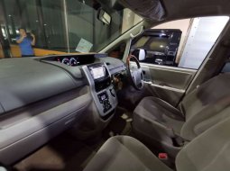 Mobil Toyota NAV1 2013 V dijual, Jawa Timur 5