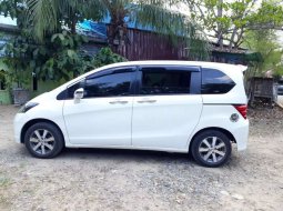 Jual mobil bekas murah Honda Freed 1.5 2011 di Kalimantan Selatan 5