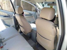 Jual mobil bekas murah Toyota Kijang Innova E 2.0 2005 di Jawa Barat 6