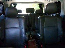 Mobil Toyota Alphard 2010 dijual, Jawa Timur 10