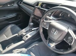 Jual mobil bekas murah Honda Civic 2.0 2018 di Jawa Timur 6