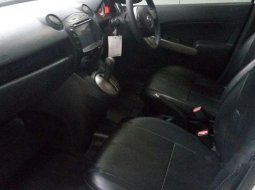 Jual Mazda 2 Hatchback 2011 harga murah di Jawa Barat 5