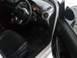 Jual Mazda 2 Hatchback 2011 harga murah di Jawa Barat 4