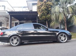 Jual cepat Mercedes-Benz E-Class E 200 2010 di Jawa Barat 5