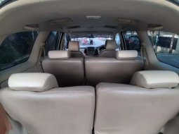 Jual Toyota Kijang Innova V 2005 harga murah di Jawa Timur 3