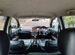 Banten, Nissan Grand Livina XV Ultimate 2011 kondisi terawat 4