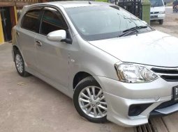 Jual cepat Toyota Etios Valco TOM"S Edition 2015 di Sumatra Selatan 5