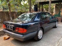 Mercedes-Benz E-Class 1997 Jawa Barat dijual dengan harga termurah 5