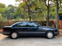 Mercedes-Benz E-Class 1997 Jawa Barat dijual dengan harga termurah 2