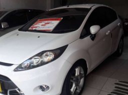 Mobil Ford Fiesta 2011 S terbaik di Jawa Timur 8