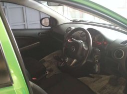 Jawa Barat, Mazda 2 V 2012 kondisi terawat 8