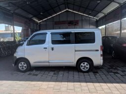 Mobil Daihatsu Gran Max 2011 D dijual, Bali 6