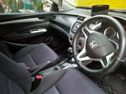 Jual cepat Honda City E 2011 di Jawa Timur 6