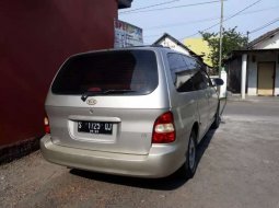 Mobil Kia Carnival 2000 terbaik di Jawa Timur 6