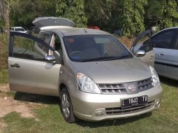 Mobil Nissan Grand Livina 2007 SV terbaik di Jawa Timur 4