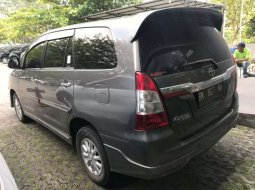 Dijual mobil bekas Toyota Kijang Innova V Luxury, Riau  2