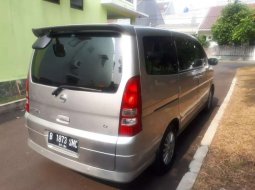 Mobil Nissan Serena 2010 terbaik di DKI Jakarta 9