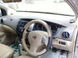 Jual cepat Nissan Grand Livina XV 2009 di Jawa Timur 1