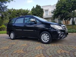 Dijual Mobil Toyota Kijang Innova 2.0 E 2015 bekas di Banten 2