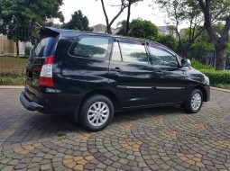 Dijual Mobil Toyota Kijang Innova 2.0 E 2015 bekas di Banten 6