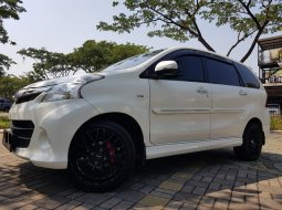 Dijual mobil bekas Mobil Toyota Avanza Veloz 1.5 AT 2012, Banten 3