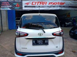 Mobil Toyota Sienta 2017 Q dijual, Jawa Timur 8