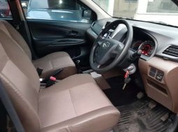 Jawa Barat, Daihatsu Xenia M 2016 kondisi terawat 4