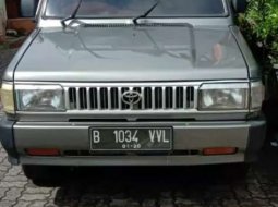 Mobil Toyota Kijang 1996 terbaik di Banten 2