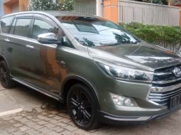 Sumatra Barat, Toyota Venturer 2018 kondisi terawat 1