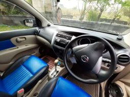 Mobil Nissan Grand Livina 2015 XV terbaik di DIY Yogyakarta 3