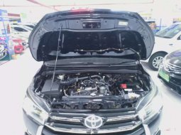 Jual Toyota Venturer 2017 harga murah di Jawa Timur 4