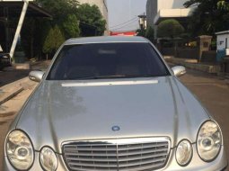 DKI Jakarta, Mercedes-Benz E-Class 260 2003 kondisi terawat 5