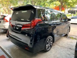 Jual mobil bekas murah Toyota Alphard G 2018 di Jawa Timur 3