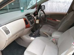 Mobil Toyota Kijang Innova 2007 V terbaik di DKI Jakarta 6