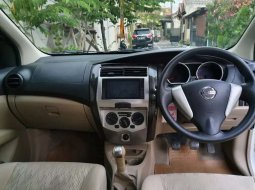 Mobil Nissan Grand Livina 2016 SV dijual, Jawa Tengah 1
