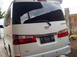 Mobil Daihatsu Luxio 2011 X dijual, Jawa Timur 1