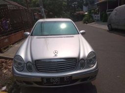 Jual cepat Mercedes-Benz E-Class 260 2004 di Banten 7