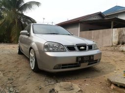 Mobil Chevrolet Optra 2004 LT dijual, Riau 7